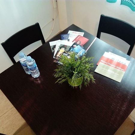 Apartamento Dos Aceras Малага Экстерьер фото